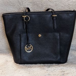 Michael kors jet set tote black